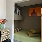 Stylish Free Parking With Balcony 아파트 *