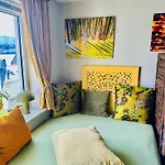 아파트 Stylish Free Parking With Balcony 올레순