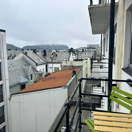 Stylish Free Parking With Balcony Apartamento Ålesund