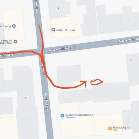 Stylish Free Parking With Balcony