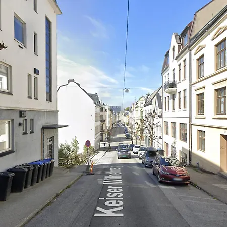 Stylish Free Parking With Balcony Ålesund